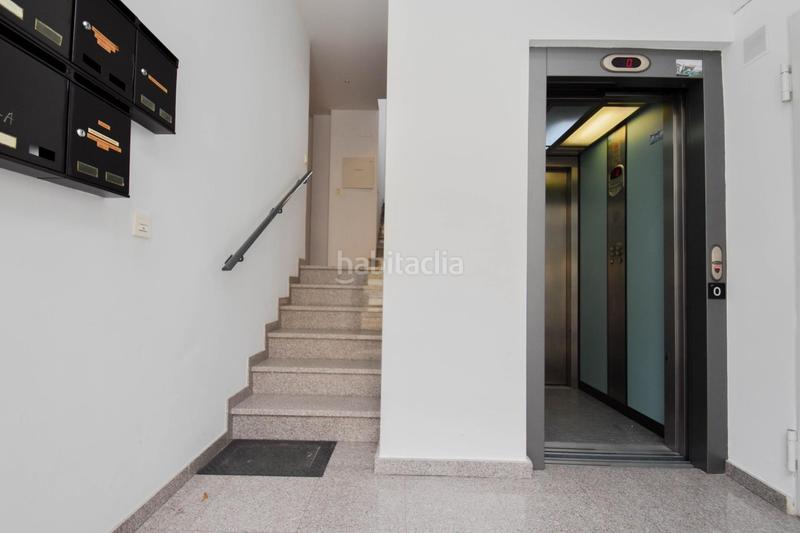 Foto 573d2b93-a36b-4571-a600-1be2aeaae432. Piso hermoso y coqueto piso a la venta centro, esquina, 3 dormitorios, 2 baños, garaje, ascensor en Otura