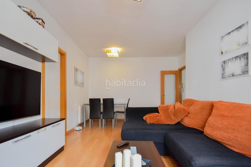 Foto 76366f11-6169-474f-b0e3-9e5c2f47a99d. Piso hermoso y coqueto piso a la venta centro, esquina, 3 dormitorios, 2 baños, garaje, ascensor en Otura