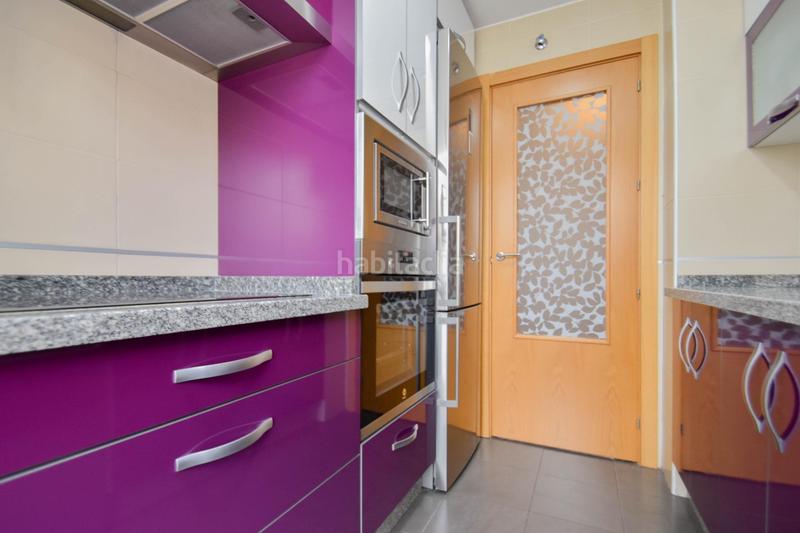 Foto b3d5463d-6a31-46e9-8305-d81f1d358400. Piso hermoso y coqueto piso a la venta centro, esquina, 3 dormitorios, 2 baños, garaje, ascensor en Otura