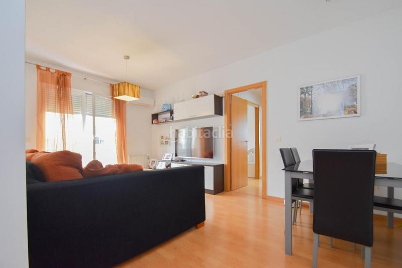 Foto ba4b8502-2ea6-448a-ba93-44fa2c502446. Piso hermoso y coqueto piso a la venta centro, esquina, 3 dormitorios, 2 baños, garaje, ascensor en Otura