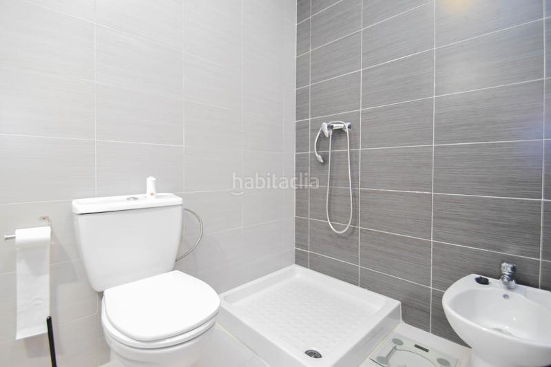 Foto c929541a-ab28-4d5d-bdf7-9bbb176cd57d. Piso hermoso y coqueto piso a la venta centro, esquina, 3 dormitorios, 2 baños, garaje, ascensor en Otura