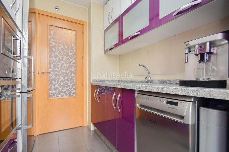 Foto dd6d2c7c-7781-4a6b-8f9d-a61e6ad446eb. Piso hermoso y coqueto piso a la venta centro, esquina, 3 dormitorios, 2 baños, garaje, ascensor en Otura