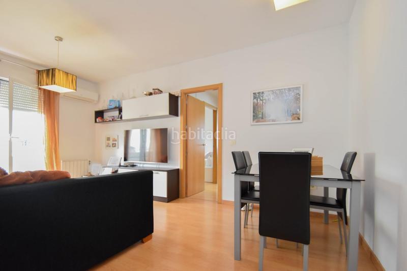 Foto faa5e85f-e7b1-46c9-9466-96fbb452a522. Piso hermoso y coqueto piso a la venta centro, esquina, 3 dormitorios, 2 baños, garaje, ascensor en Otura