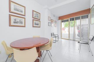 Location Local commercial à La Zubia Ciudad. En venta en la zubia