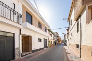 Casa  Calle veleta. Vivienda a estrenar y muy amplia con magnificos acabados