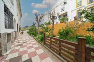 Casa adossada a Otura. Gran unifamiliar adosada en otura con piscina comunitaria en zon