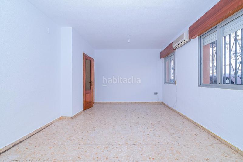 Foto d6a806c2-fd1d-42fc-a8ef-0c2dbc29719f. Casa pareada en Polideportivo Alhendín