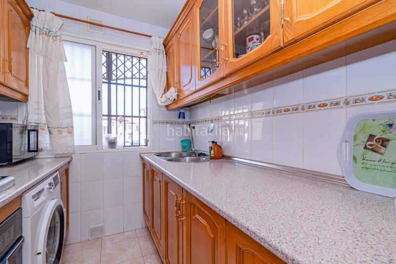 Foto bfd406da-b38b-4863-9e52-2e29d9b9a5b0. Piso  en urbanización privada con piscina terraza y vistas despejadas en Zubia (La)
