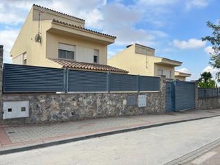 Rent Chalet in Villa de Otura. Chalet independiente en otura santa clara golf, facil y directo