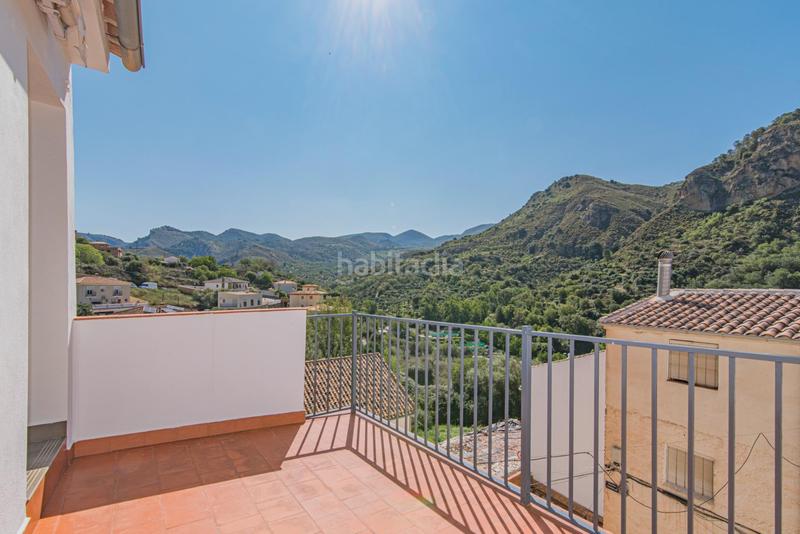 Foto b0b7d8d9-6f01-4834-b85d-8cc419b44cd2. Casa pareada espectacular casa totalmente reformada en Quéntar