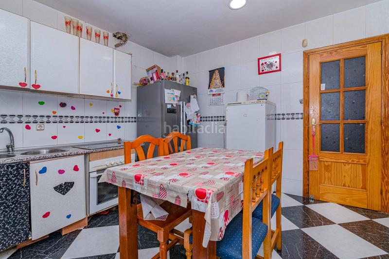 Foto 050a64b8-bbcb-41b3-abbe-b3fc87904499. Casa adossada amb calefacció a Pulianas