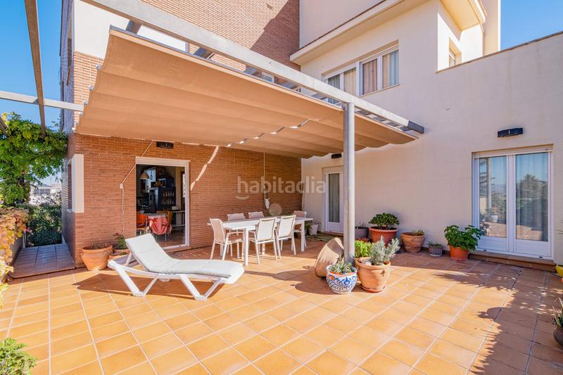 Foto 1ce1ec9b-f1f1-4566-aa4a-b615c3854f73. Chalet  independiente parcela 850mts en la zubia laurel de la reina en Zubia (La)