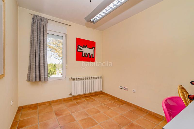 Foto e48d1758-ccab-4d0a-a568-e4dd8c14b608. Chalet  independiente parcela 850mts en la zubia laurel de la reina en Zubia (La)