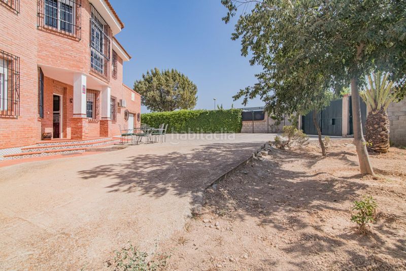 Foto 60670253-acf3-4581-b2e8-867b2e3f9c60. Xalet amb calefacció aparcament piscina a Atarfe