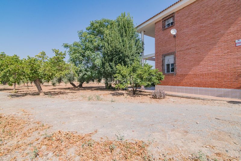 Foto 83c530c6-4881-4354-a6f3-f2c98961a0ce. Xalet amb calefacció aparcament piscina a Atarfe