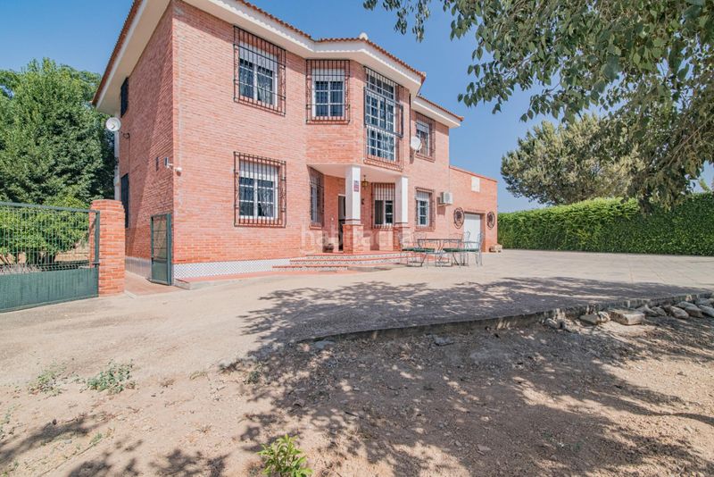 Foto 8ecce11f-7d21-44d8-bcdd-32202d33bca9. Xalet amb calefacció aparcament piscina a Atarfe