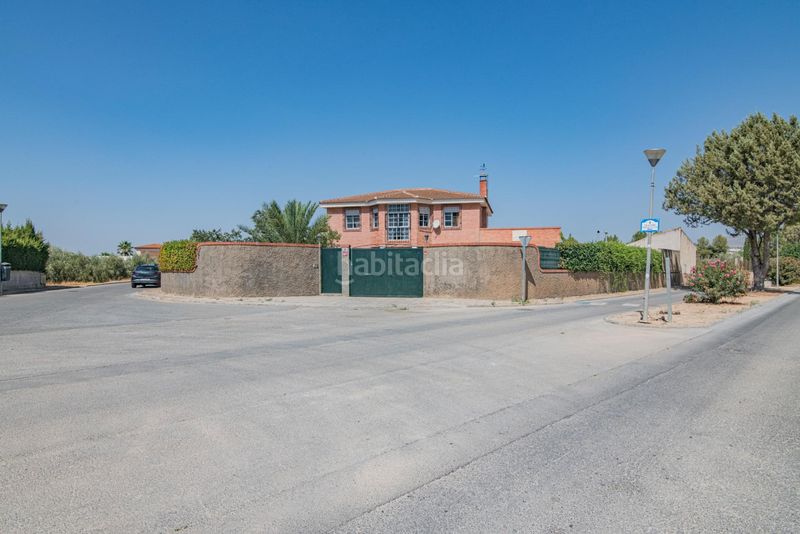 Foto 93c99520-32cf-41bd-9626-b8dc6220e836. Xalet amb calefacció aparcament piscina a Atarfe