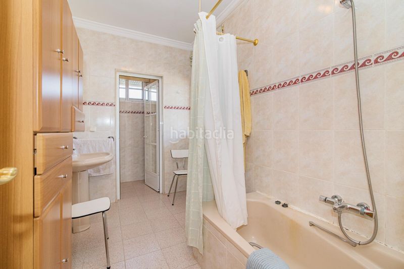 Foto b3f279f4-37cc-42e4-b293-daa82e0251e8. Xalet amb calefacció aparcament piscina a Atarfe