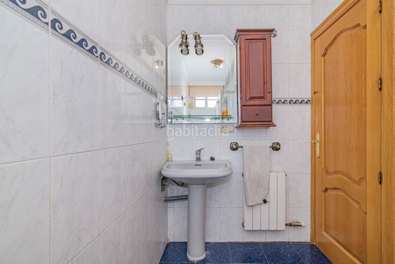 Foto b9d7b598-d1fb-4c58-93f1-ccc6810479d6. Xalet amb calefacció aparcament piscina a Atarfe