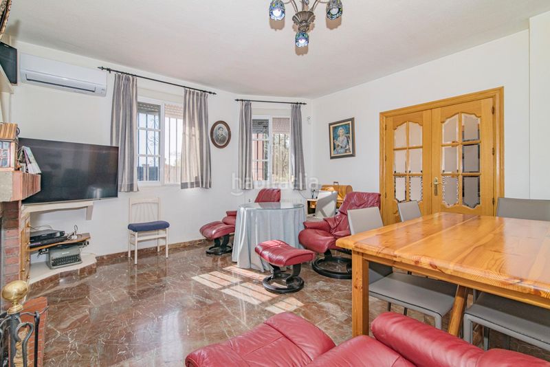 Foto bc6baf1d-f315-4a87-acc4-8d38718693a5. Xalet amb calefacció aparcament piscina a Atarfe