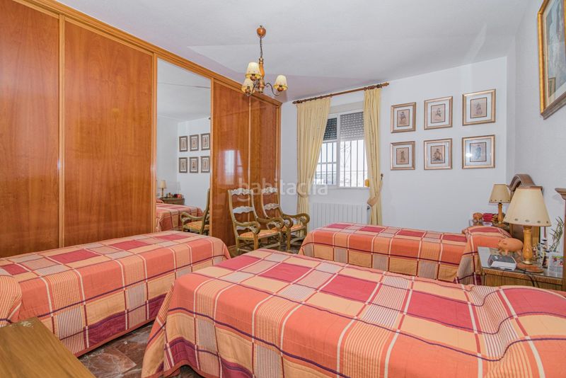 Foto c3df34cb-df62-4b8f-819a-fbe2f452ec85. Xalet amb calefacció aparcament piscina a Atarfe