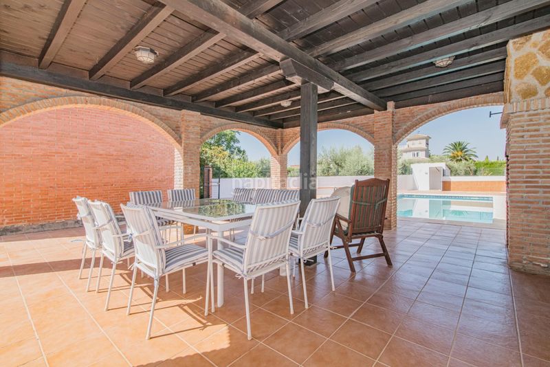 Foto d2016846-564a-4f10-8059-bbbfe2a46681. Xalet amb calefacció aparcament piscina a Atarfe