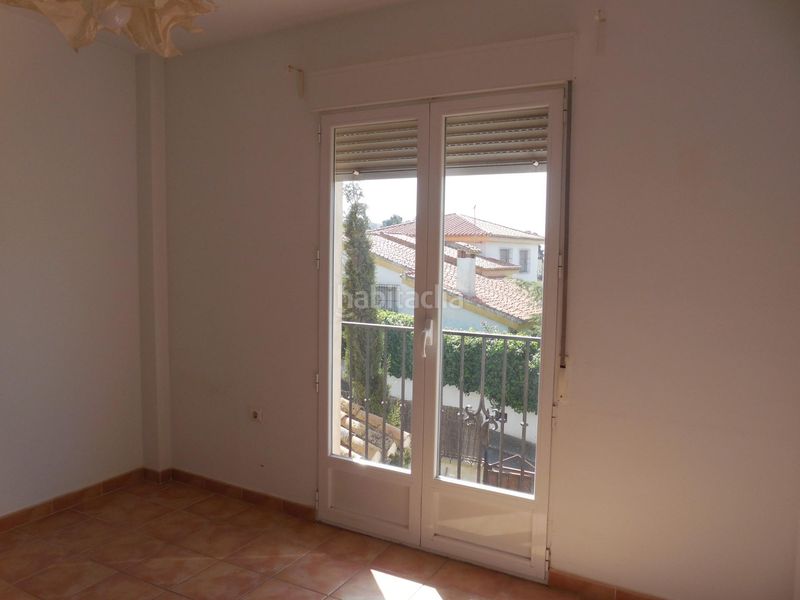 Foto 1443f148-95c6-46fc-ab60-fefb21f1050c. Casa pareada  con jardín y piscina en el puntal en Padul