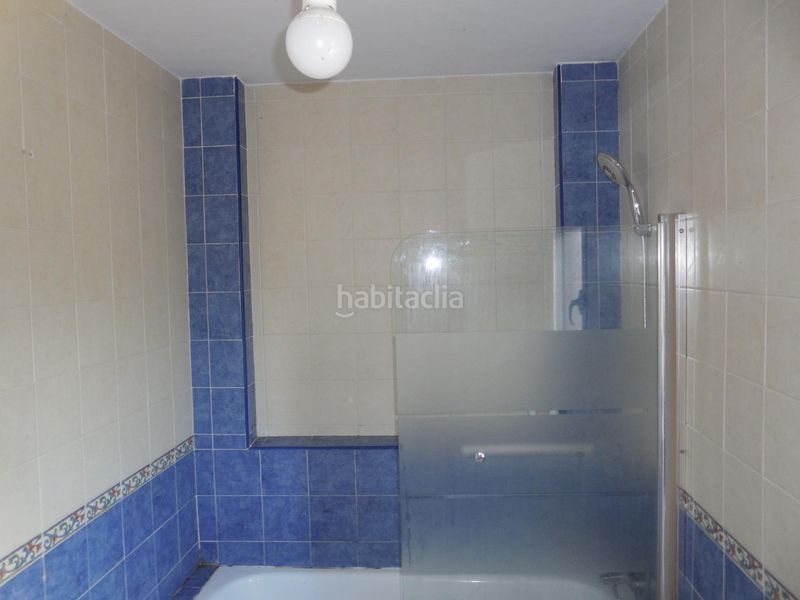 Foto 181413d1-7e17-467d-ae32-ac5fd7dcf957. Casa pareada  con jardín y piscina en el puntal en Padul