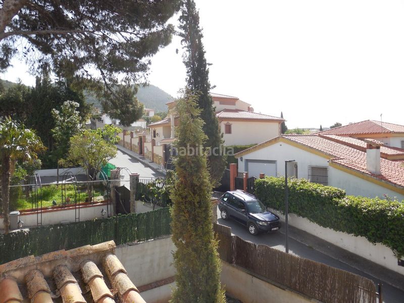 Foto 42c3c6b3-4450-4211-a711-b6c2f316ccd1. Casa pareada  con jardín y piscina en el puntal en Padul