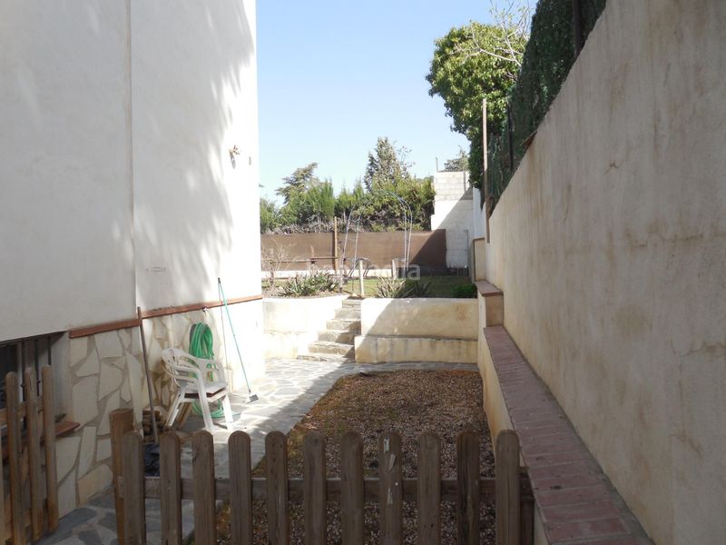 Foto 6c993bd9-1bcd-478d-9c94-da52cf66651b. Casa pareada  con jardín y piscina en el puntal en Padul