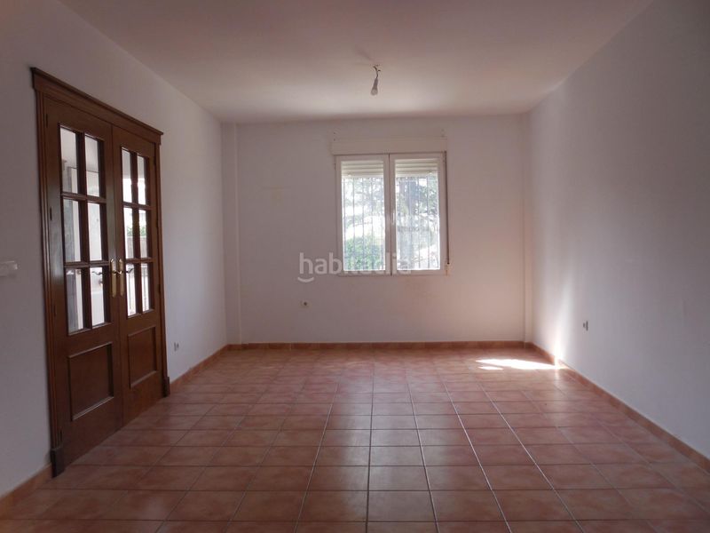 Foto a9bea797-75a3-4dbd-8781-96f5ce33cb00. Casa pareada  con jardín y piscina en el puntal en Padul