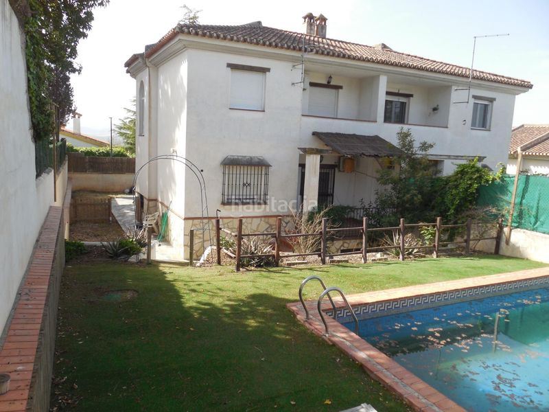 Foto cb082485-8fda-4e92-8566-3cfcd7ea64a7. Casa pareada  con jardín y piscina en el puntal en Padul