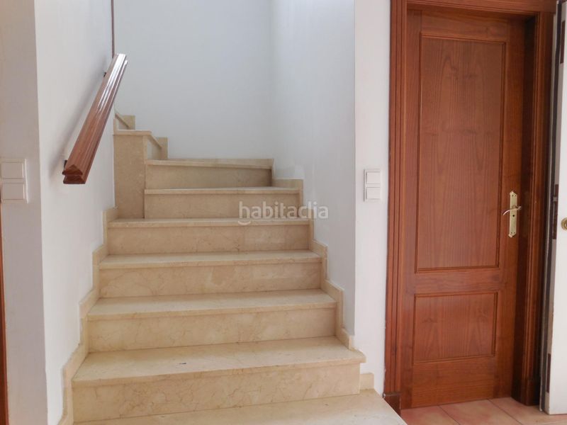 Foto fc0c5b1b-0675-4e24-8a60-17165663523b. Casa pareada  con jardín y piscina en el puntal en Padul