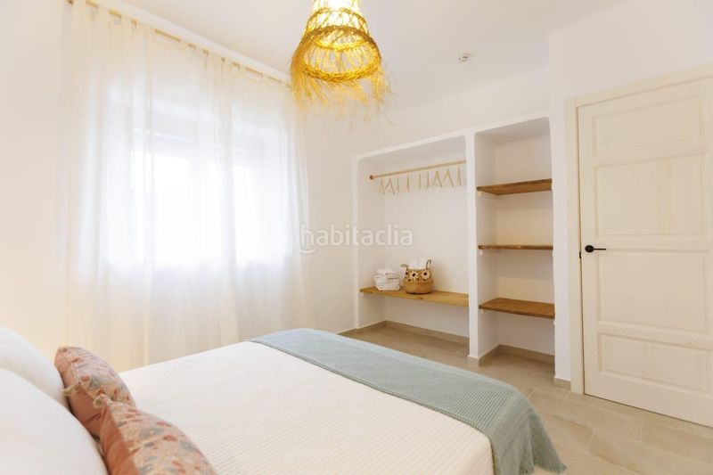 Foto 211f9d09-bb72-4e4c-a54a-53ecc8482c7f. Casa amb piscina a Centro Salobreña