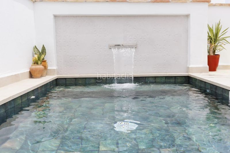 Foto 3e09d830-94a3-48a0-9386-d6aa1f0b3e72. Casa amb piscina a Centro Salobreña