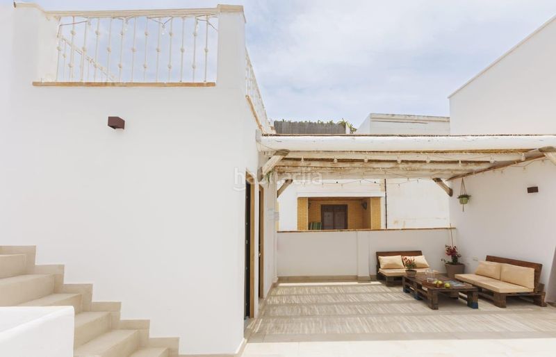 Foto 689359af-ec6e-4a82-a794-1d826a9183f1. Casa amb piscina a Centro Salobreña