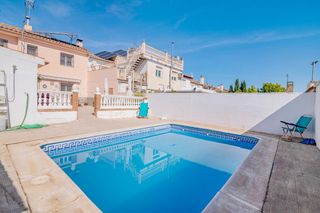 Casa  Calle calle antonio machado. Oportunidad única en cijuela! vivienda amplia con piscina y gran