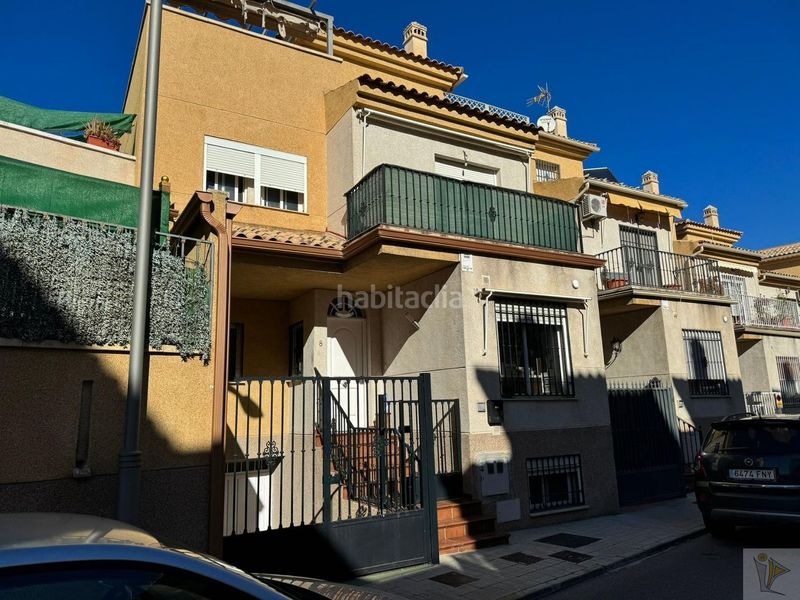 Foto d7b17d30-a263-47ea-8eb5-9ec0f066488d. Casa adossada amb calefacció aparcament a Polideportivo Alhendín