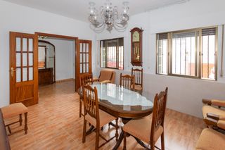Maison à Cúllar Vega. Encantadora casa en cullar vega  ideal para entrar a vivir por 1