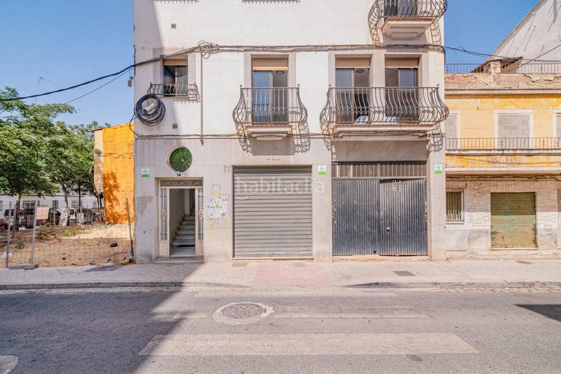 Foto aa31c8ef-ac5e-4c04-927c-44c6f30095f0. Xalet amb aparcament a Barrio de Zaidín Granada
