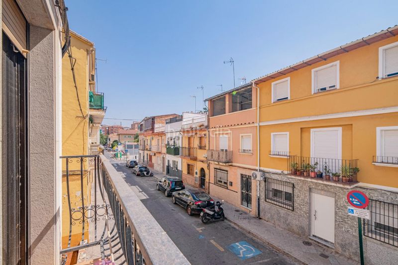 Foto cfab164f-9882-44cb-b59e-77496bfa4797. Xalet amb aparcament a Barrio de Zaidín Granada