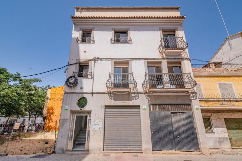 Foto dfbd7f96-cb88-484f-8d95-e80da94d4fd9. Xalet amb aparcament a Barrio de Zaidín Granada