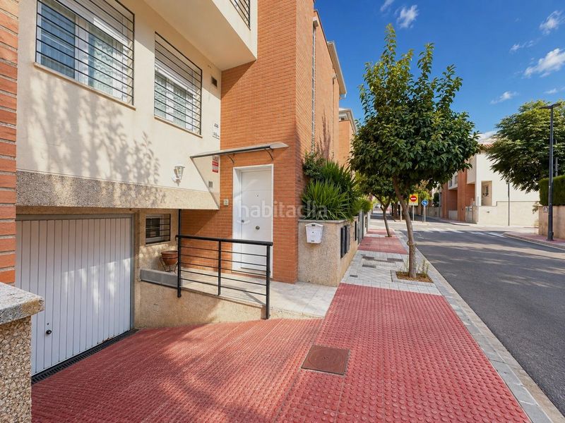 Foto 32c20cdf-470b-4e0f-9c73-711e2a5a8b33. Casa adossada amb calefacció aparcament a San Miguel Armilla