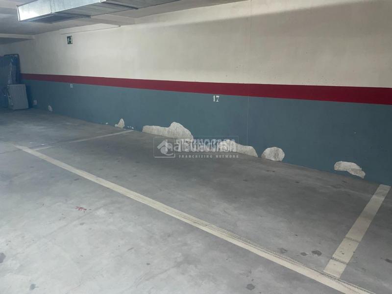 Foto 61f6a67e-42cb-4da3-ba67-65907cd5d2b9. Parking coche boxplaza de garaje en venta en Atarfe