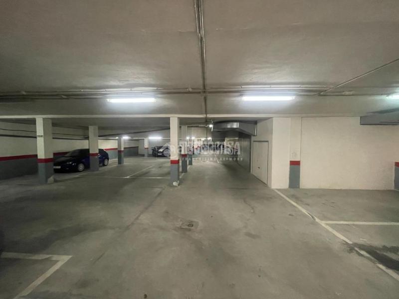 Foto 77e7e299-461a-4ee1-8d8c-2e93f6df654a. Parking coche boxplaza de garaje en venta en Atarfe