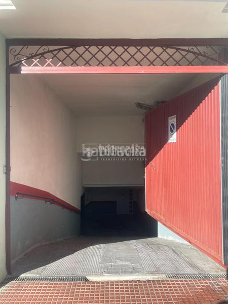 Foto e8ed1a65-17b0-4603-b796-fa58bdc1e04d. Parking coche boxplaza de garaje en venta en Atarfe