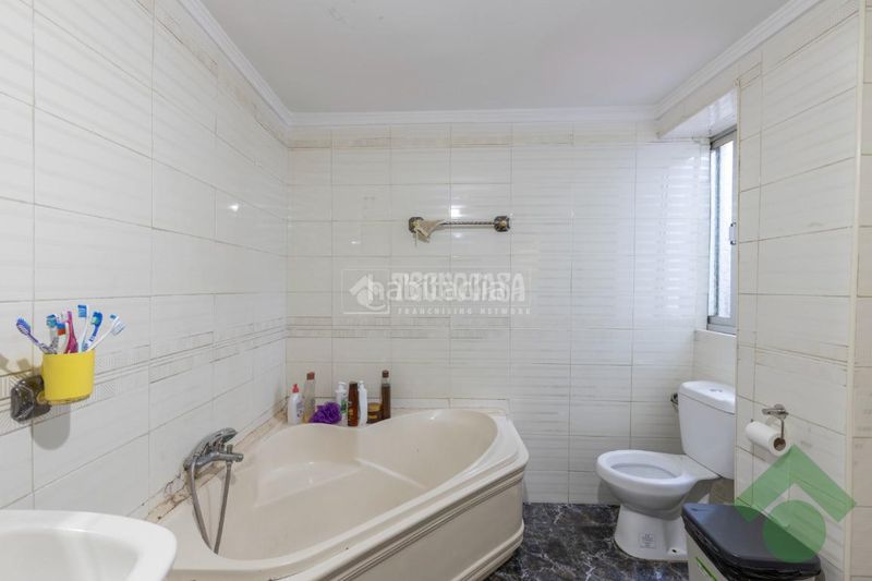 Foto d8de6ba1-f18b-4d12-b956-18410a1a3178. Casa aparellada amb aparcament a Atarfe