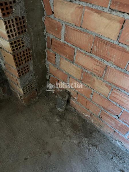 Foto a35922d3-7bc3-49f2-a4b2-164318cb3475. Local comercial almacén en venta en Atarfe
