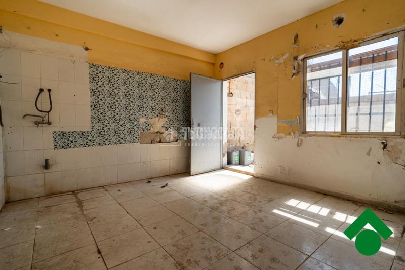Foto bc45d808-df3a-4f55-a385-c8b99f9e6758. Casa pareada casa en venta en Atarfe