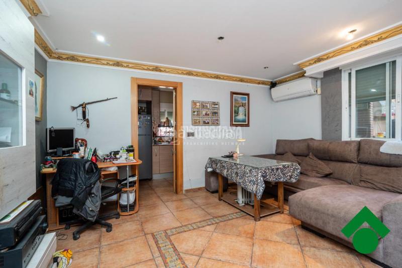 Foto 798ce4b9-21f5-4fee-af08-ede4cc46cea5. Casa aparellada a Atarfe